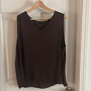 Quince Silk Sleeveless V-Neck